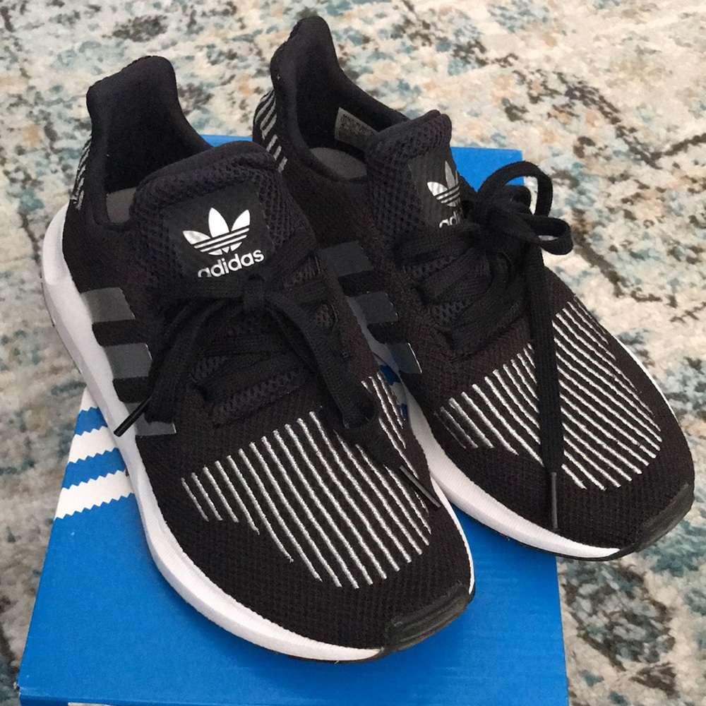 Big kids adidas swift run j.